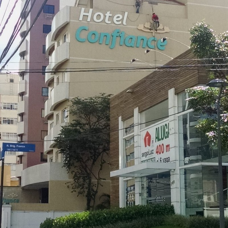 Hotel Confiance